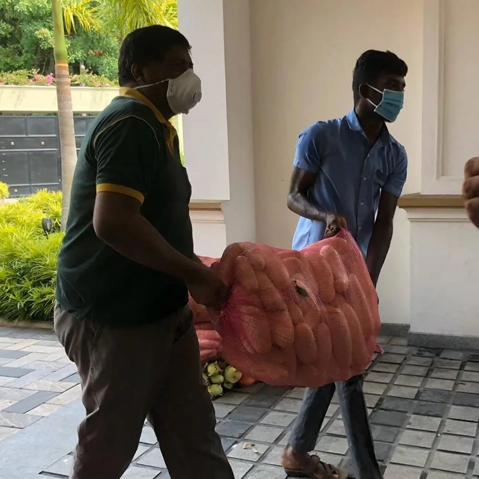 වසංගතයෙන් අදායම් අහිමිවූවන්ට රජමල් වත්තෙන් දිගටම සහන