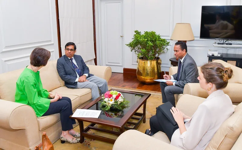 ශ්රී ලංකාවෙන් බැහැරට ගෙන ගොස් තිබෙන වත්කම් නැවත අත්පත් කර ගැනීමට ස්විට්සර්ලන්ත රජයේ සහාය