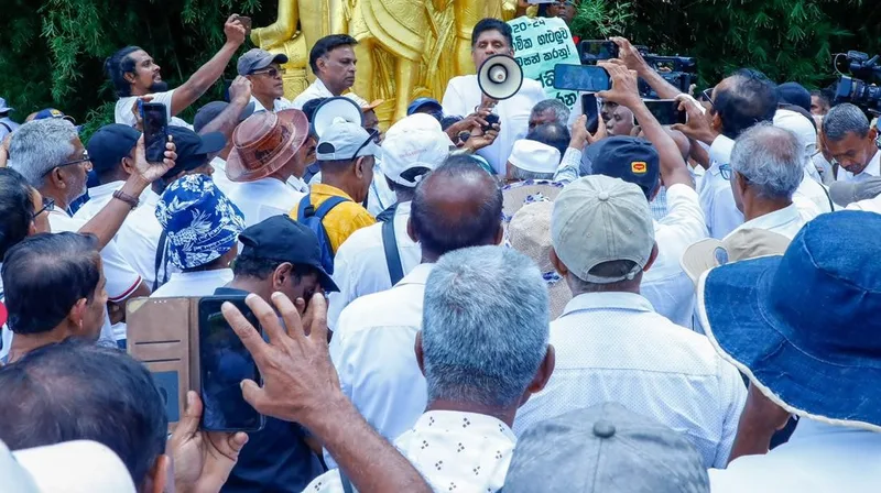 20 - 24 විශ්රාම ගිය 154000කගේ මූලික අයිතිවාසිකම් උල්ලංඝනය කරලා - විපක්ෂ නායක
