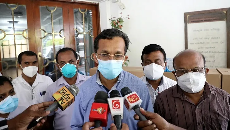 ජවිපෙන් රෝහල් කාර්ය මණ්ඩල වෙත පරිත්යාගයක්