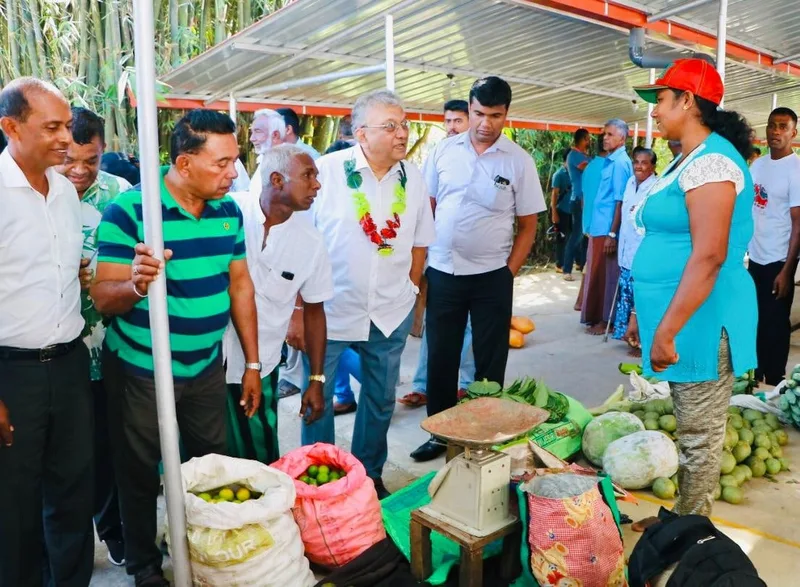 ආණ්ඩුව මඩ ෆැක්ටරියක් වෙලා