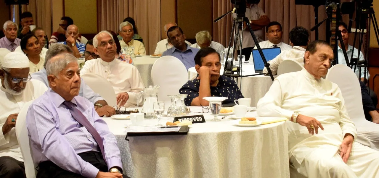 ඒකාධිපති විධායකය අහෝසි කරන්න කරූ එක්ක සියලු දෙන පෙරට එති