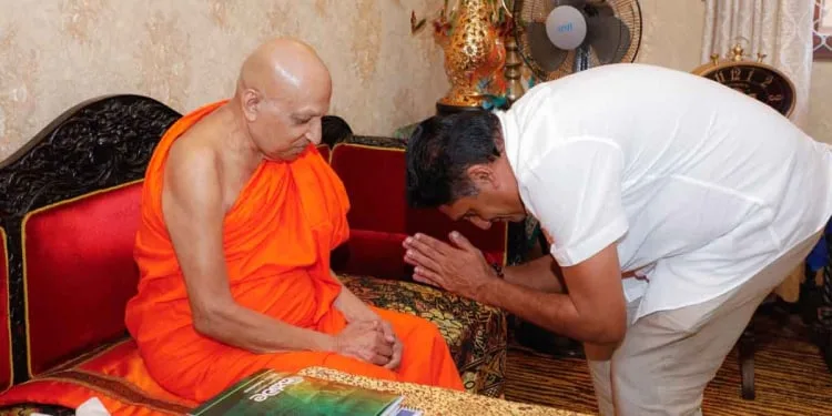බලය නැතිව තමා කරන සේවය ගැන විපක්ෂ නායක මහා නා හිමිවරුන් දැනුම්වත් කරයි