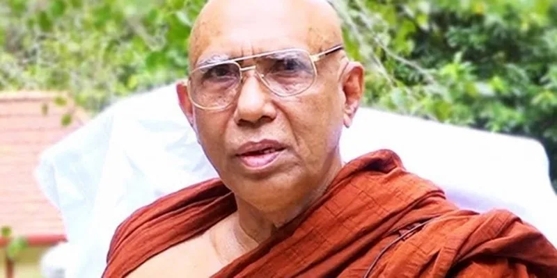 අභිනව රාමඤ්ඤ මහා නා හිමි වෙත නවීන්ගේ නමස්කාරය..!