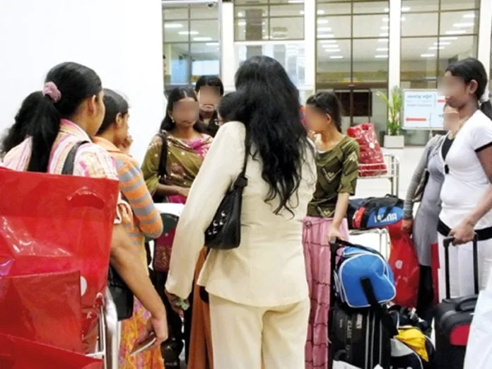 මැද පෙරදිග ගෘහ සේවිකා රක්ෂණයෙන් කෝටි ගාණක් ගරනවා