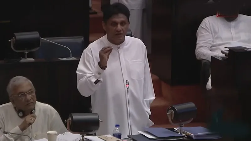 බලය වෙනුවෙන් රැකියා විරහිත් උපාධිධාරීන් විකුණන් කනවා