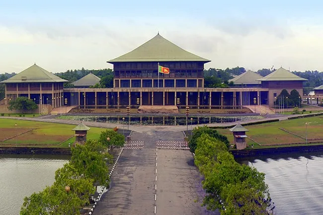 හිටපු මන්ත්රීන්ගේ පිං පඩි සඳහා වර්ෂයකට කෝටි 15ක් වැය කෙරේ