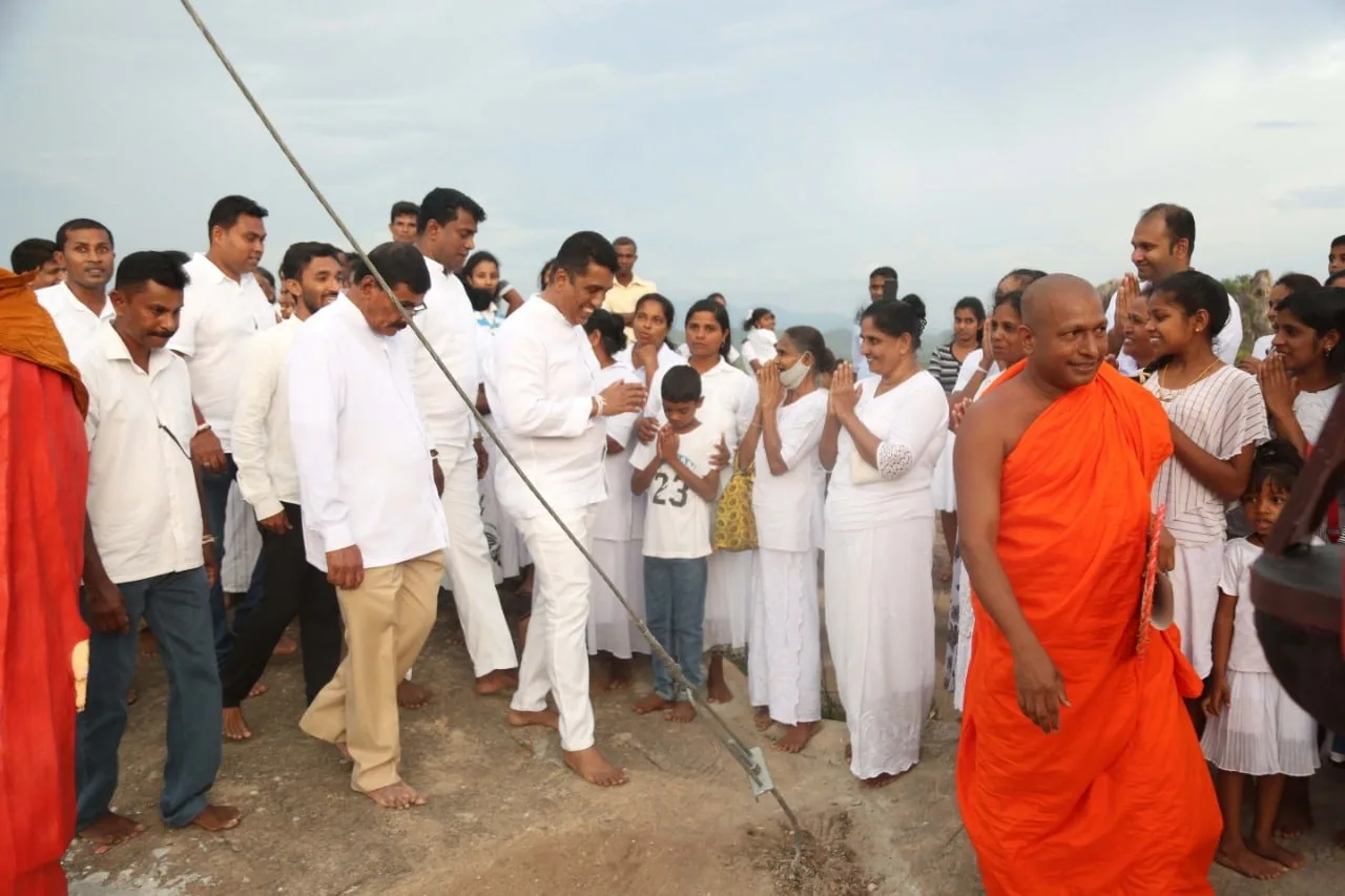 ලොකු අනතුරකින් සී.වී බේරූ හැටි ජොනී හෙළි කරයි