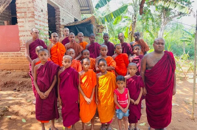 උඩවලව-ආඳොළුවේ පොඩි හමුදුරුවන්ගේ පන්සලේ අඩුපාඩු නිමක් නෑ