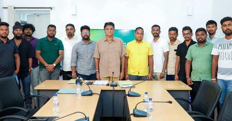 යෞවන සමාජ ගැටලුව සජිත් අතට ගනී