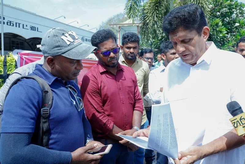 ගුරු සංවර්ධන නිලධාරීන්ගේ සාමකාමී උද්ඝෝෂණය පිළිබඳව සොයා බැලීමට සජිත් යයි