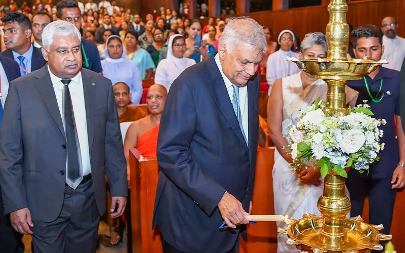 2030 වන විට සැමට ඉංග්රීසි වැඩ සටහන සෑම පාසලකම ක්රියාත්මක කරනවා