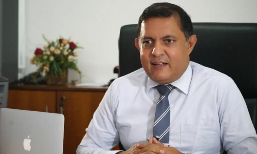 නීතිය සහ නීතීඥයෝ