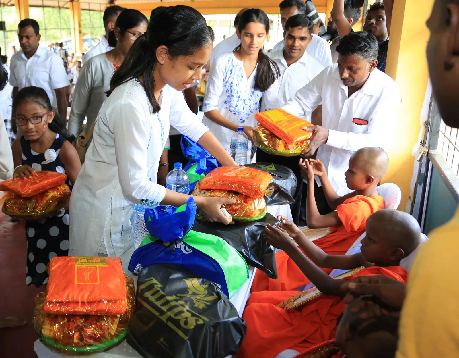 රටට හැමදාමත් ආදර්ශම දෙන කතානායක සිය උපන් දිනයේදී දුන් ආදර්ශය මෙන්න..!