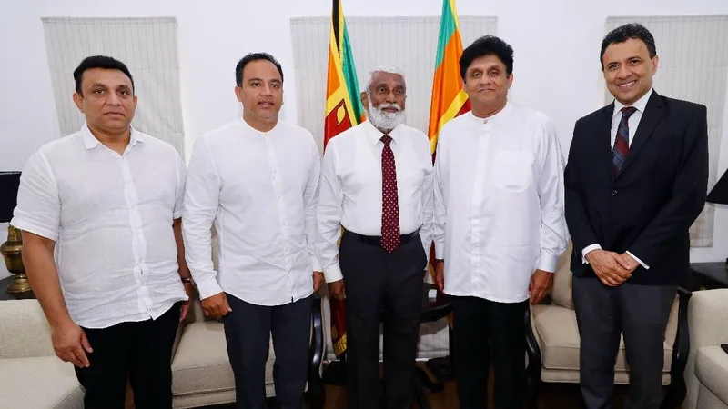 හිටපු නාවික හමුදාපති සහ ආරක්ෂක මාණ්ඩලික ප්‍රධානි දයා සඳගිරි සජබයට එක් වෙයි