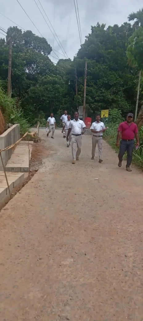රස්සා දහස් ගණනක් අනතුරේ