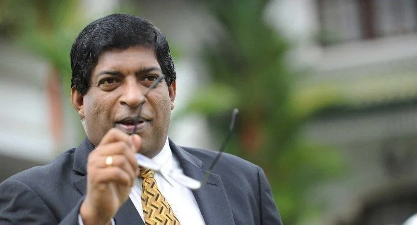 පාසල් දරු දැරියන්ට රවීගෙන් ලැබුණු සුරක්ෂාව අනතුරේ..!