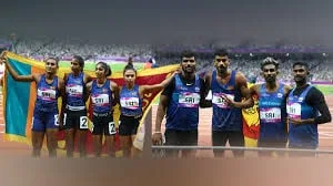 ඉන්දියාවේදී පදක්කම් සටනේ පෙරමුණටම ආපු අපේ කෙල්ලෝ - කොල්ලෝ