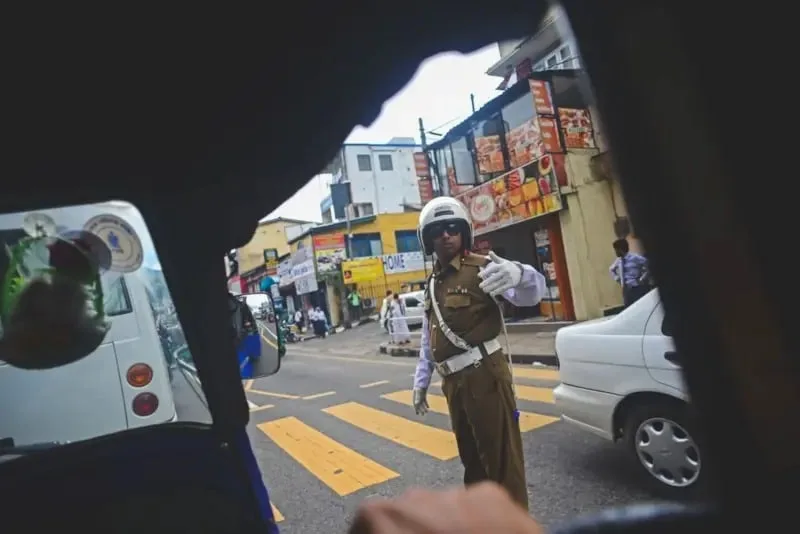 රිය ධාවනයට පැරණි රියැදුරු බලපත්‍රය තවමත් වලංගු ද..? - කියවා බැලිය යුතුම ලිපියක්