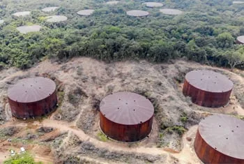 තෙල් ටැංකි වත්ත බද්ධටදී ඇස්සට දත නියවීම