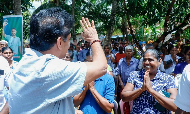 ජනාධිපතියි - පාර්ලිමේන්තුවේ 159යි ඉඳලත් ආණ්ඩුවට ජනතා ගැටළු විසඳ ගන්න බෑ : සජිත්