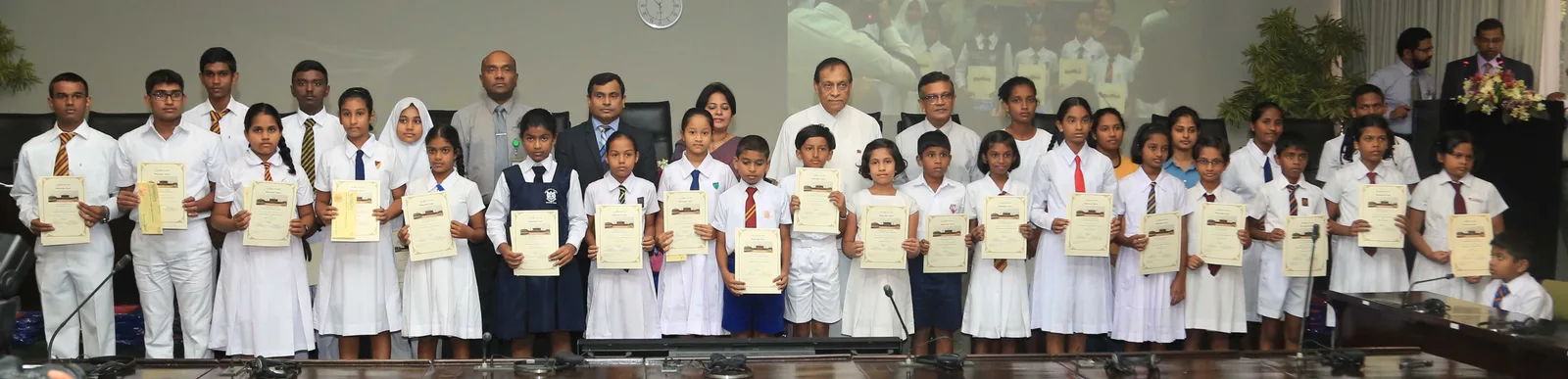 අනාගත කතා නායකවරුන්ගෙන් කරු ජයසුරිය කළ ඉල්ලීම මෙන්න