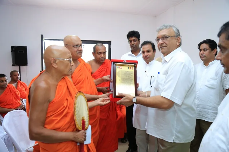 සියලු ජතීන්ටයි-ආගමිකයින්ටයි පිළි ගත හැකි අපේක්ෂයෙක් එජාපයෙන් ඕනෑ..!