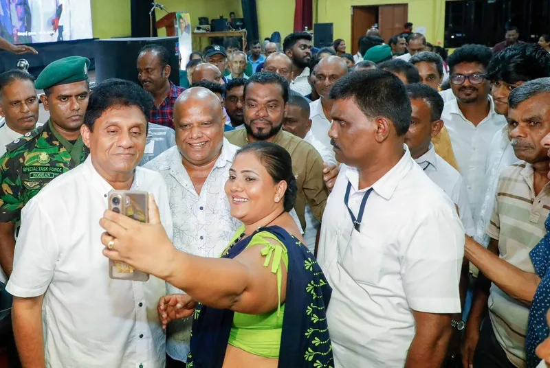 පීඩාකාරී රාජ්ය පාලනය වහා අවසන් කළ යුතුයි - විපක්ෂ නායක