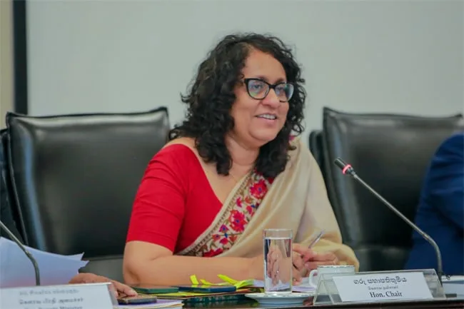 අධ්යාපන අමාත්යංශයේ විමර්ශන කඩිනම් කරන්න - අගමැති හරිනි