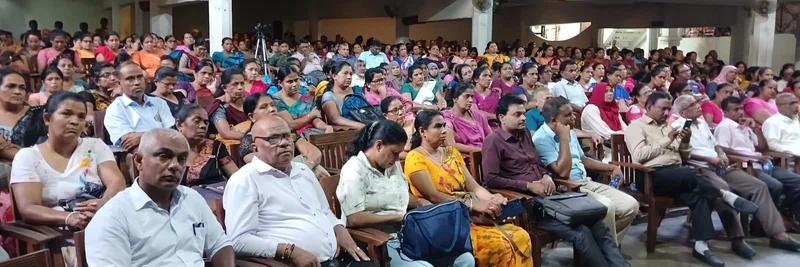 ජනාධිපති උපදේශක එපා කියද්දීත් අලුතින් 63750ක් බඳවාගෙන - අනුර බණ්ඩාර ආරියරත්න