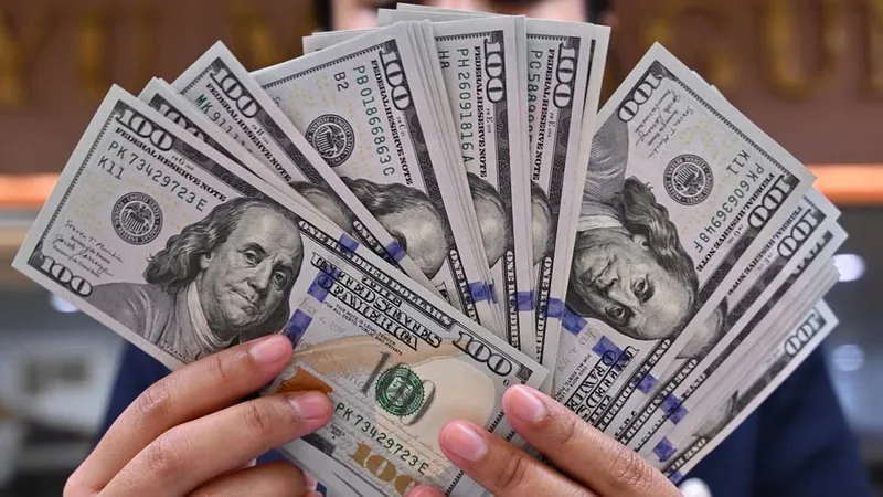 සංචාරක පැමිණීම් - ප්රේෂණ සහ IMF හදිසි ණය