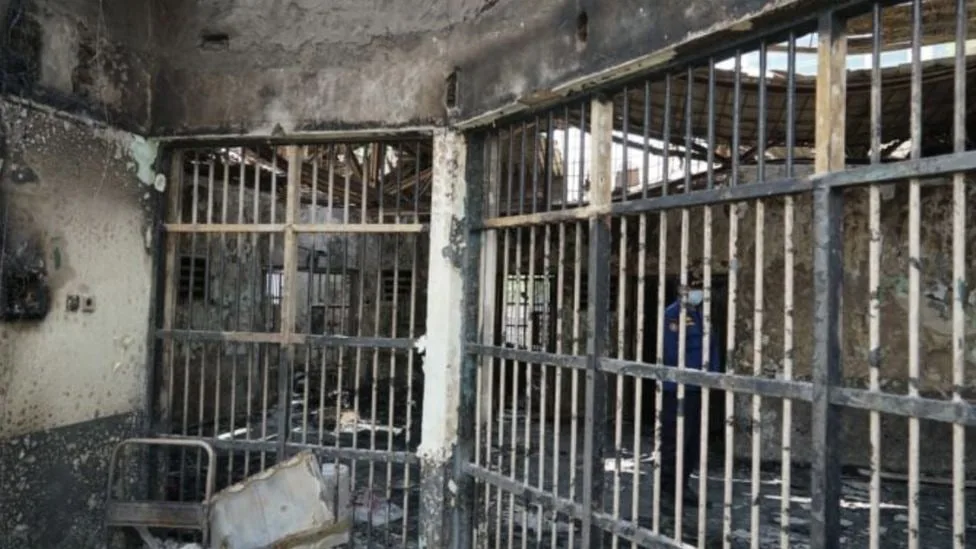 ඉන්දුනීසියාවේ බන්ධනාගාරයක ගින්නකින් 44ක් මරුට