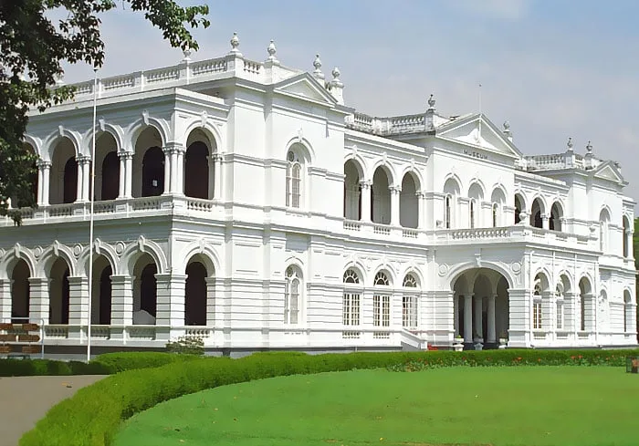 කෞතුකාගාරයට කෝටි 11ක පොල්ලක්