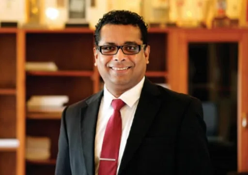 ජාතික ලැයිස්තුව හොරා කන්න ගොස් අකිල මාට්ටු