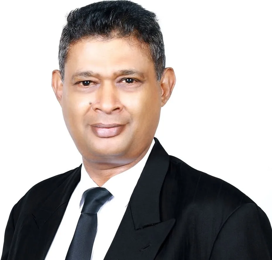 සජිත්ට උපදෙස් දෙන්නේ හර්ෂලා වැනි කේවට්ටයන්ය