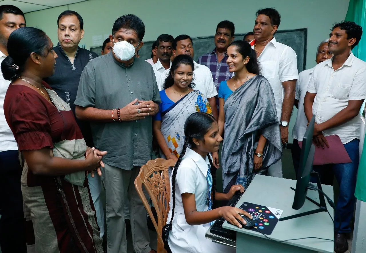 දැයේ දූ දරුවන්ට ගුල්ලන් ගැසූ සහල් කන්න දෙන ආණ්ඩුව රට ගොඩනගයිද..?