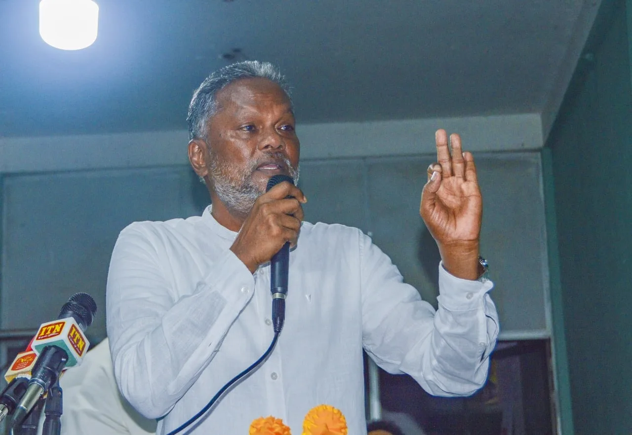 රටේ ප්රජාතන්ත්රවාදය ආරක්ෂාකර ස්ථාපිත කලේ ජනාධිපතියි