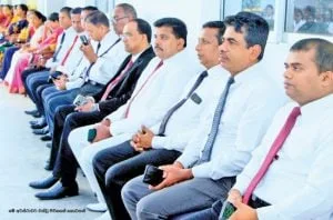 සුදු වතින් සැරසිලා අප ඉදිරියේ බලා සිටින ඔබ තමයි මේ රටේ ශක්තිය හා අනාගතය