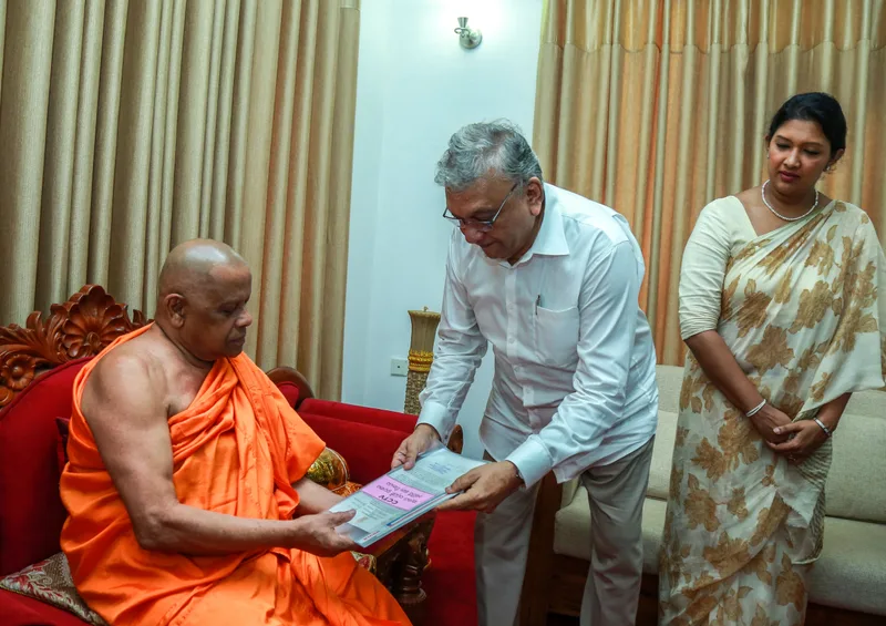 සභා නායකගේ ශාසනික මෙහෙවර මහා නා හිමිවරු අගයති..!