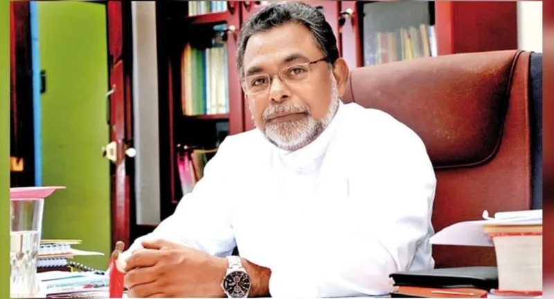 හිටපු සහ වත්මන් ජනපතිට සිරිල් ගාමිණී පියතුමාගෙන් දැඩි ප්රහාරයක්