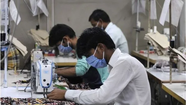 දකුණු ආසියාවේ ඇඟලුම් වෙළඳ පොළ කොරෝනා බිඳ දමයි