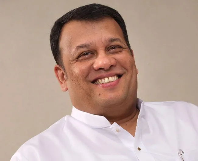 ඇමරිකාවේ ශ්‍රී ලංකා තානාපති මහින්ද සමරසිංහට වොෂින්ටනයේ දී විශේෂ සමු දීමක්..!