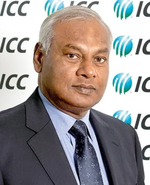 උපාලි ධර්මදාසගේ සාජා සමාගමේ සිව් මසකින් වැටුප් ගෙවා නැහැ