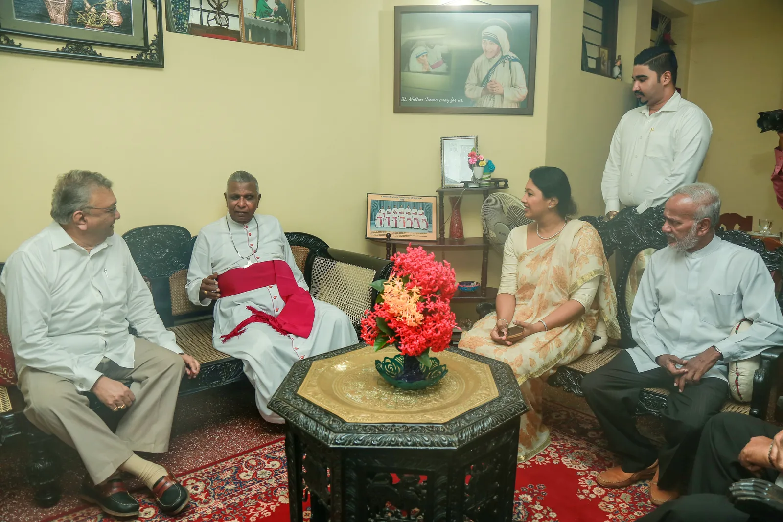 සභා නායකගේ ශාසනික මෙහෙවර මහා නා හිමිවරු අගයති..!