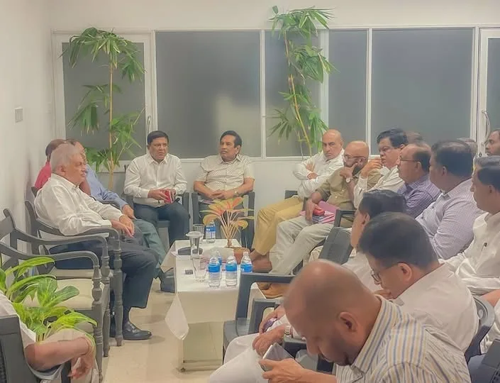 ආපදාවෙන් වැටුණු රට ගොඩගන්න රනිල්ගෙන් යෝජනා