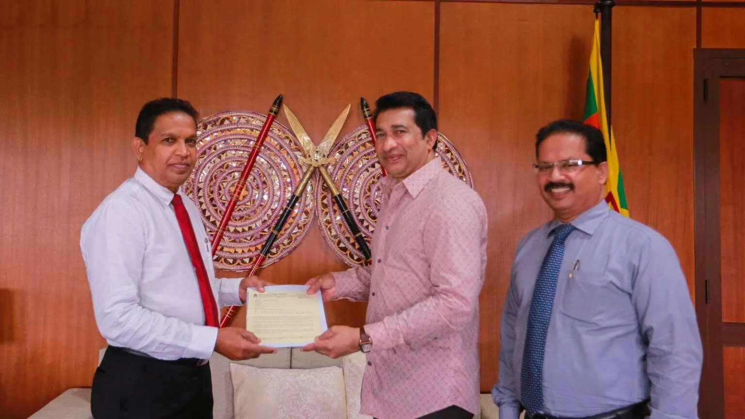 ශම්මි සිල්වා පාර්ලිමේන්තු වරප්රසාද කමිටුවට