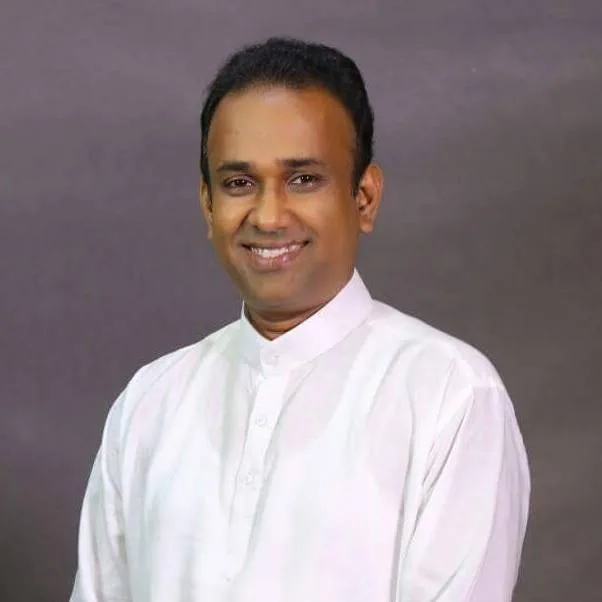 රමේෂ් පතිරණ දොස්තර හොඳ හිතට පක්ෂ විපක්ෂ උණුසුම් සුභ පැතුම්