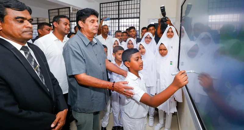 සජබයට ගහන්න වියදම් කළ සල්ලි පාසල් පද්ධතිය වෙනුවෙන් යොදවන්න තිබුණා