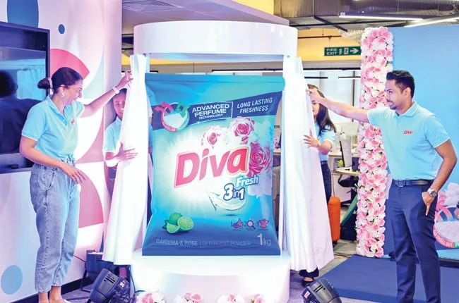 නව Diva Fresh ගාර්ඩීනියා සහ රෝස රෙදි සෝදන කුඩු වෙළඳපොළට