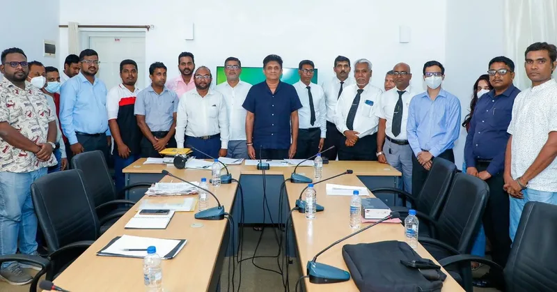ඔන්ලයින් ණය මාෆියාවට වැට බඳින්න සජිත් නැවතත් පෙරට..!